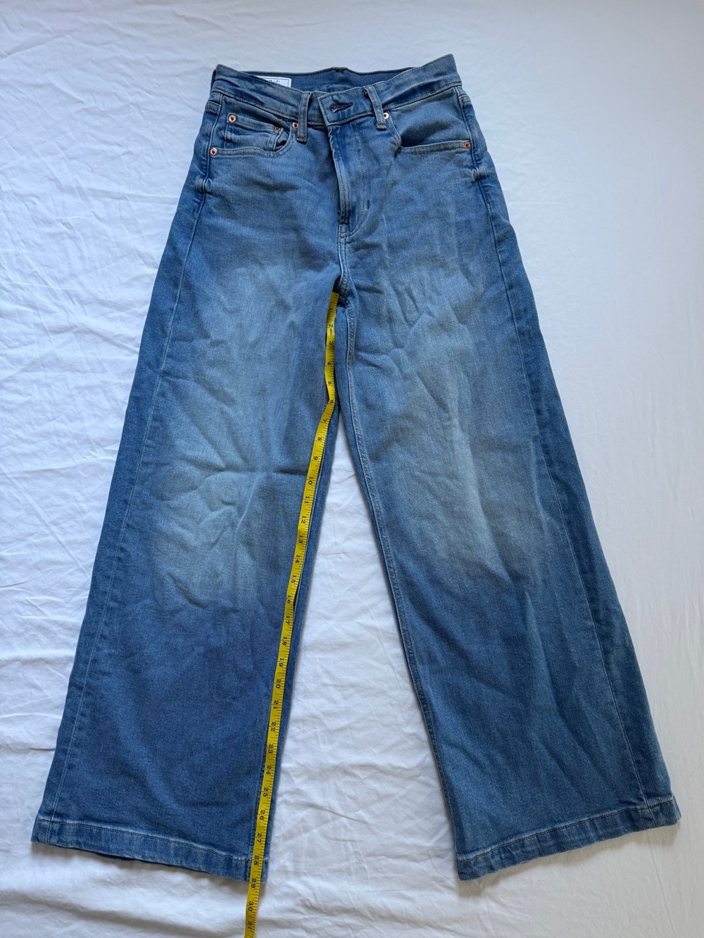 Gap Women’s High Rise Stride Ankle Jeans, size 26L, medium wash - Picture 8 of 16